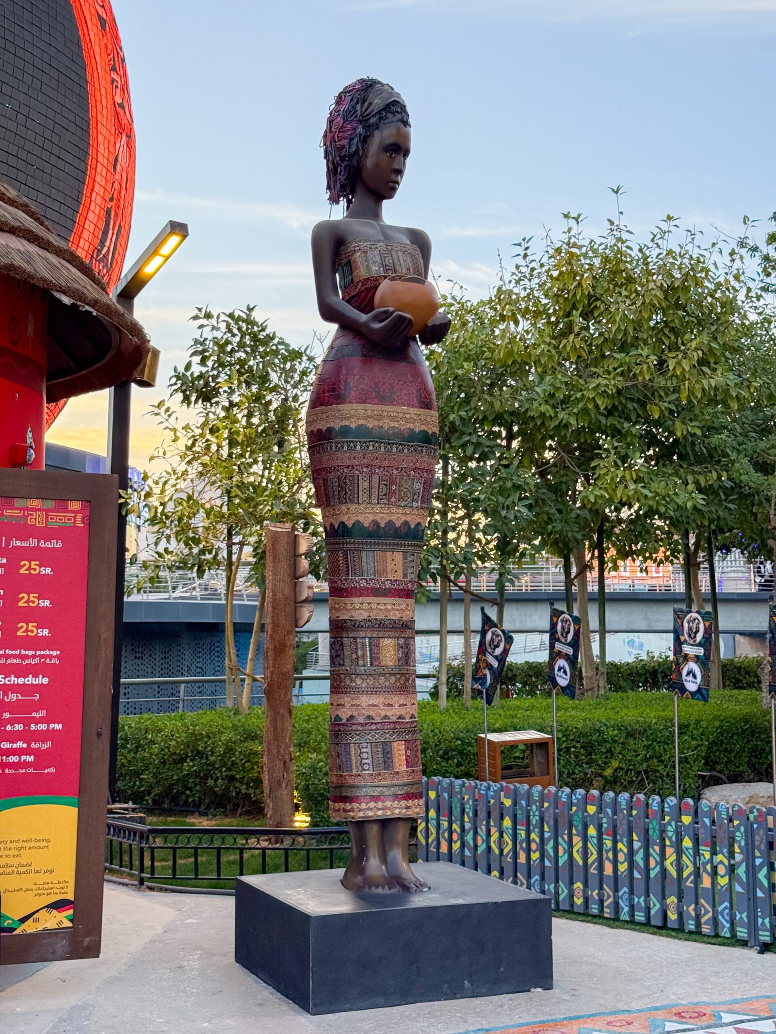 مجسم فني من الفايبر جلاس