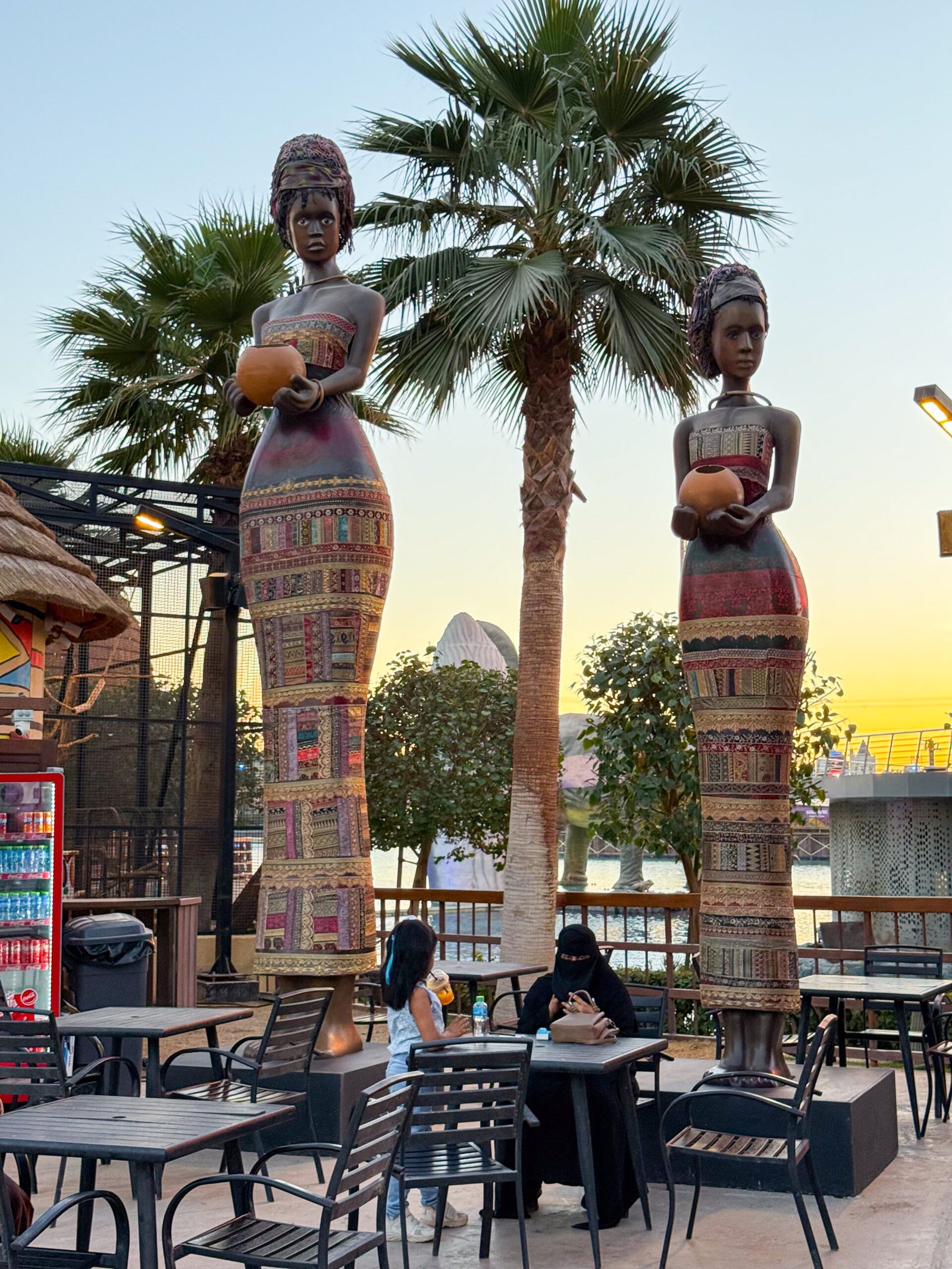 مجسم فني من الفايبر جلاس